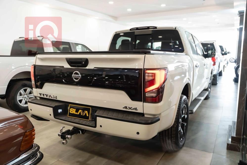 نيسان تيتان